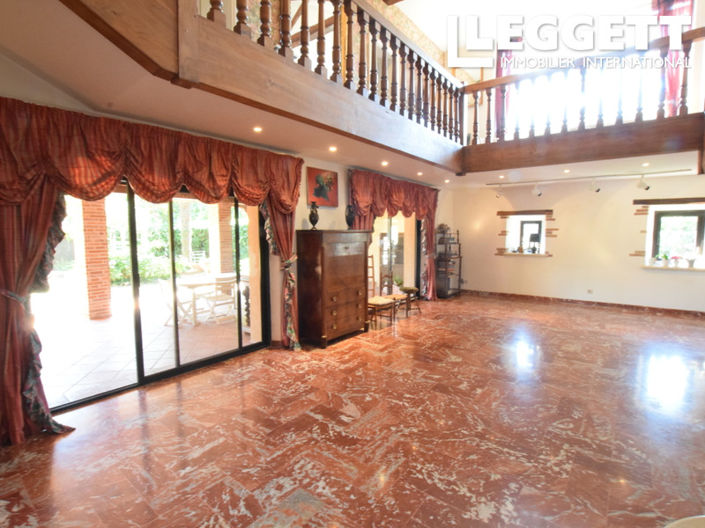 Image No.2-6 Bed House for sale
