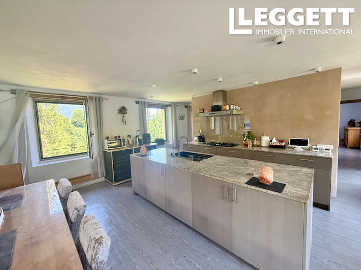 Image No.5-5 Bed House for sale