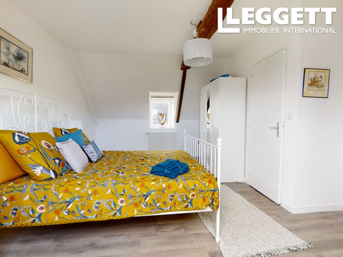 Image No.9-5 Bed House for sale