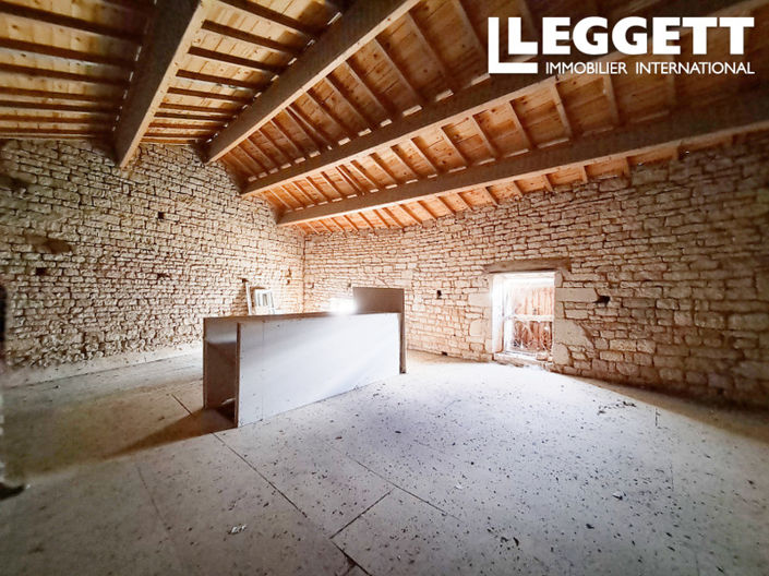 Image No.10-6 Bed House for sale