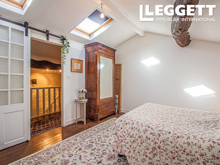 Image No.8-3 Bed House for sale