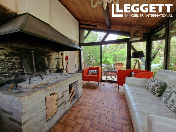 Image No.10-8 Bed House for sale