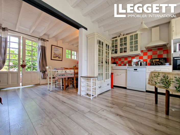 Image No.2-8 Bed House for sale