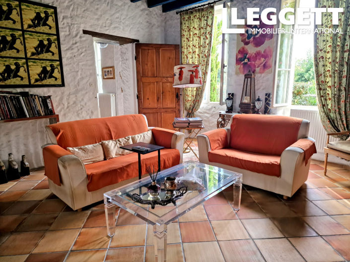Image No.3-8 Bed House for sale