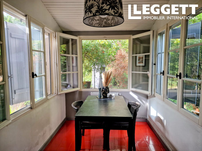 Image No.6-8 Bed House for sale