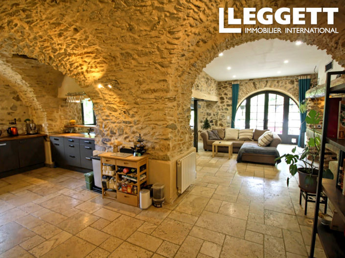 Image No.7-7 Bed House for sale