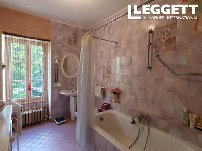 Image No.9-5 Bed House for sale