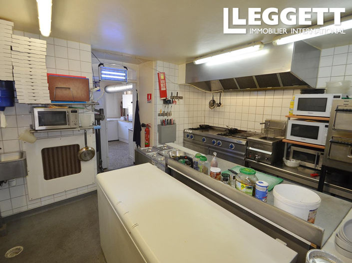 Image No.5-Commercial de 8 chambres à vendre à Châlus