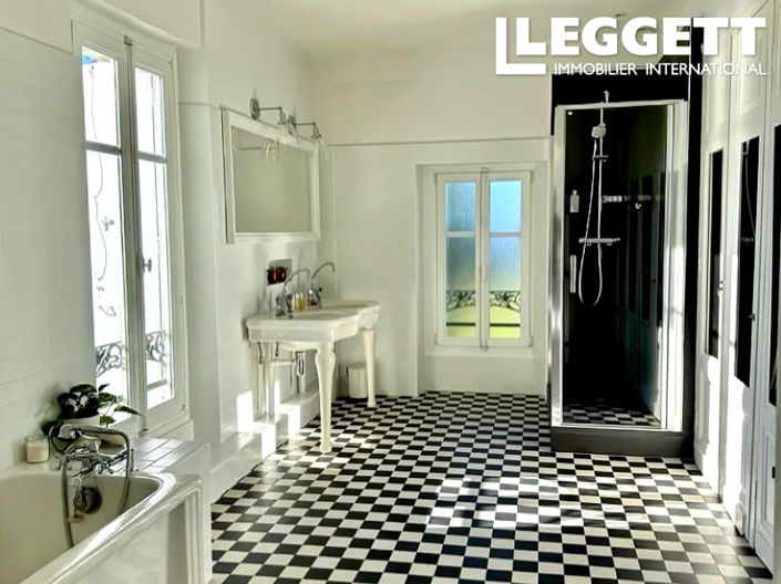 Image No.6-5 Bed House for sale