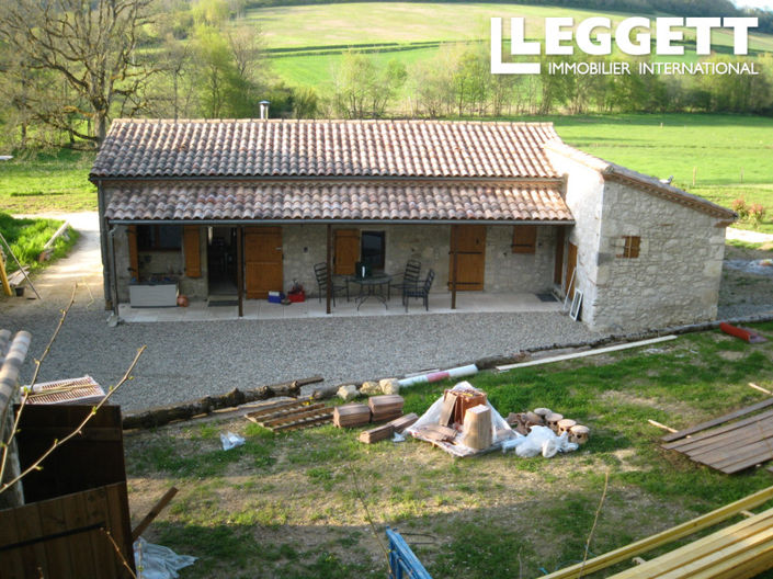 Image No.3-Commercial de 10 chambres à vendre à Saint-Hilaire-de-Lusignan