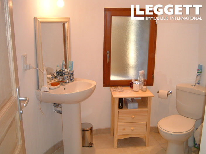Image No.7-Commercial de 10 chambres à vendre à Saint-Hilaire-de-Lusignan