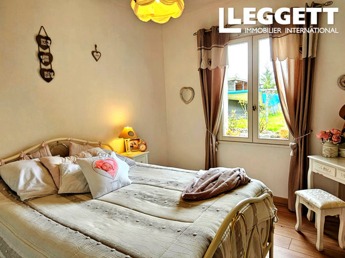 Image No.5-6 Bed House for sale