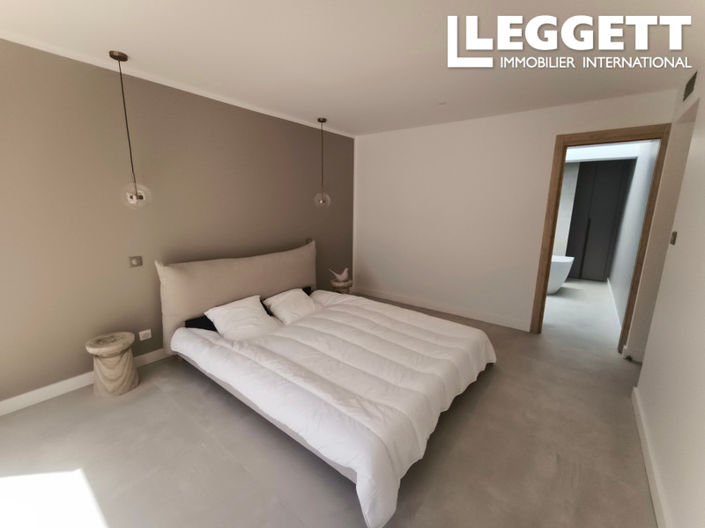 Image No.4-5 Bed House for sale