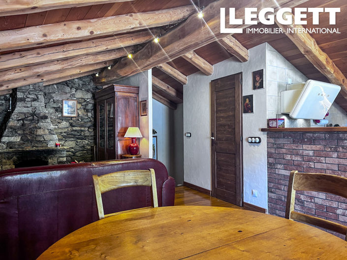 Image No.10-3 Bed House for sale