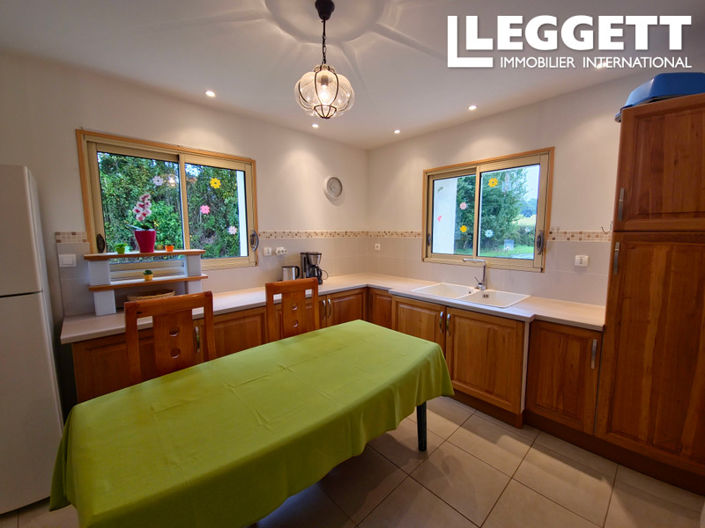 Image No.5-5 Bed House for sale