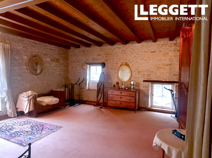 Image No.10-4 Bed House for sale