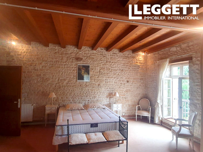 Image No.2-4 Bed House for sale