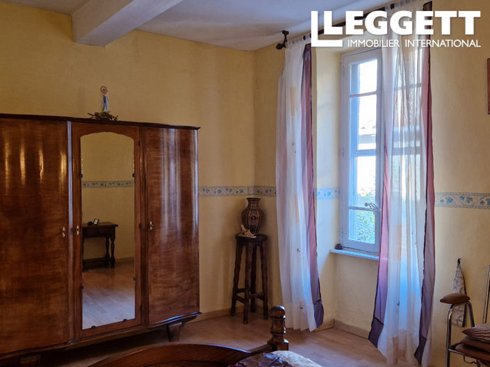 Image No.6-4 Bed House for sale