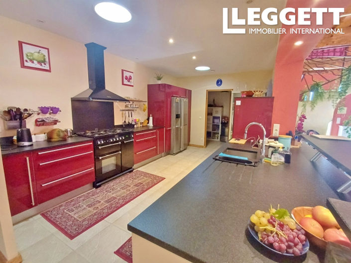 Image No.10-3 Bed House for sale