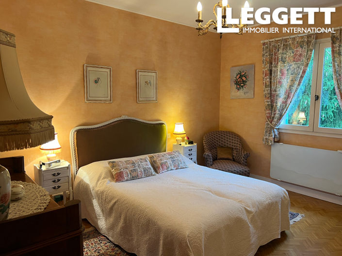 Image No.10-4 Bed House for sale