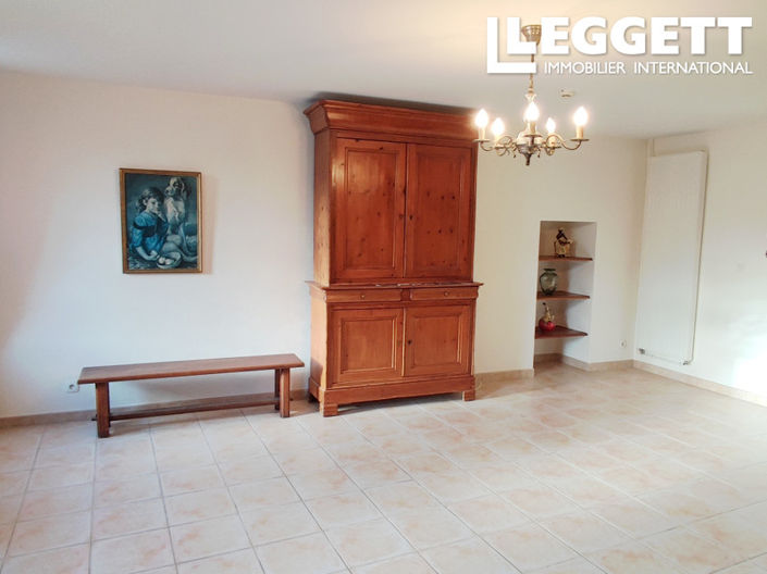 Image No.2-4 Bed House for sale
