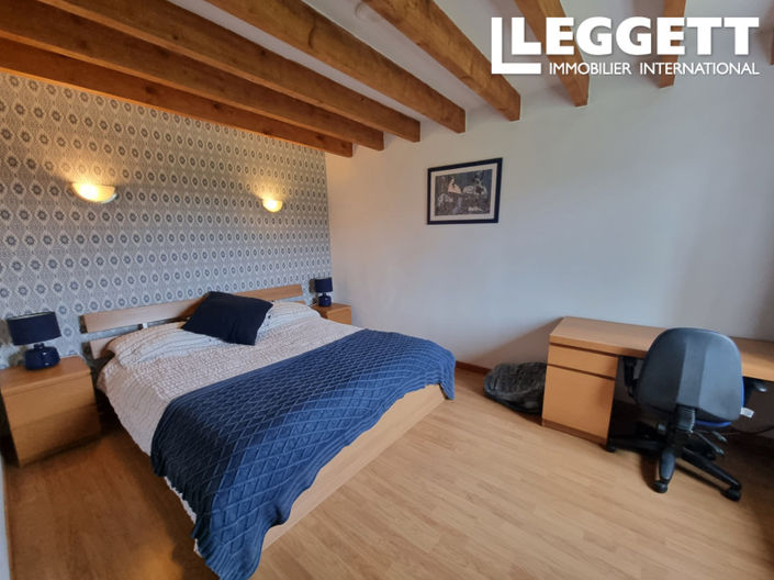 Image No.10-12 Bed House for sale