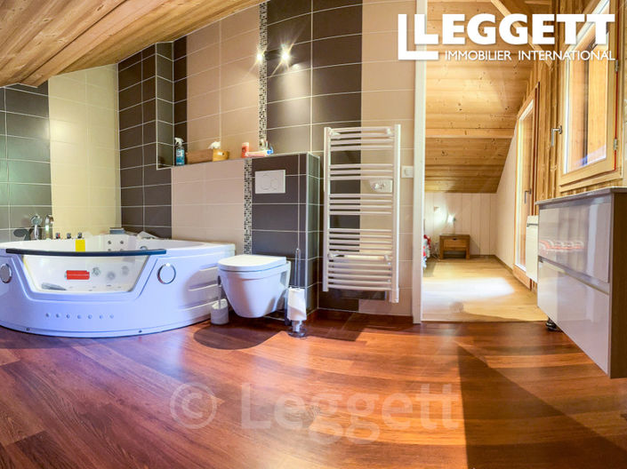 Image No.9-7 Bed House for sale