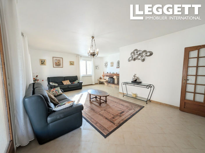 Image No.8-4 Bed House for sale