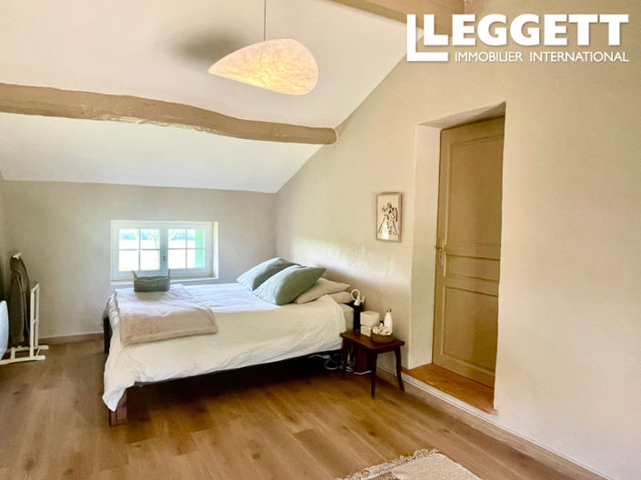 Image No.9-5 Bed House for sale