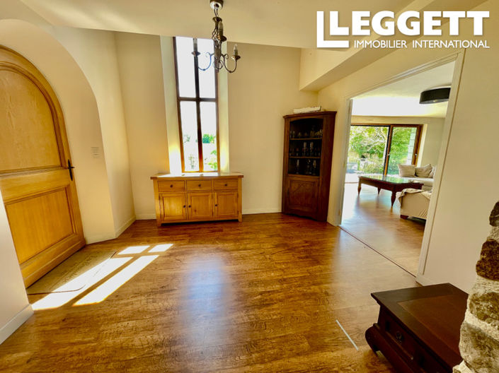 Image No.3-6 Bed House for sale