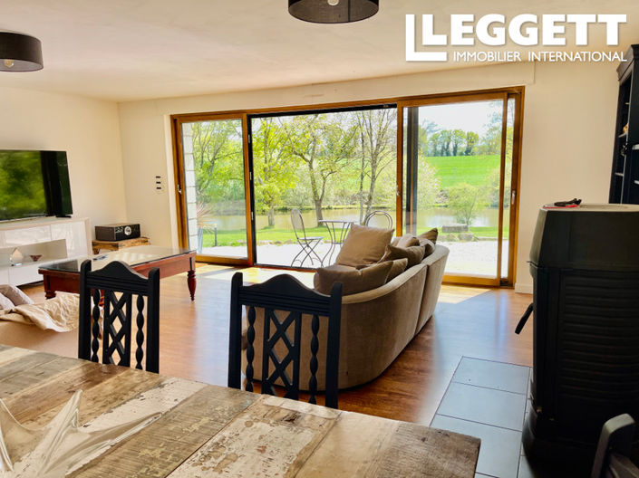 Image No.4-6 Bed House for sale
