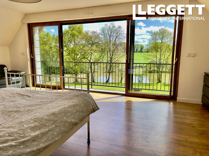 Image No.6-6 Bed House for sale