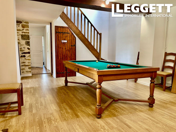 Image No.7-6 Bed House for sale