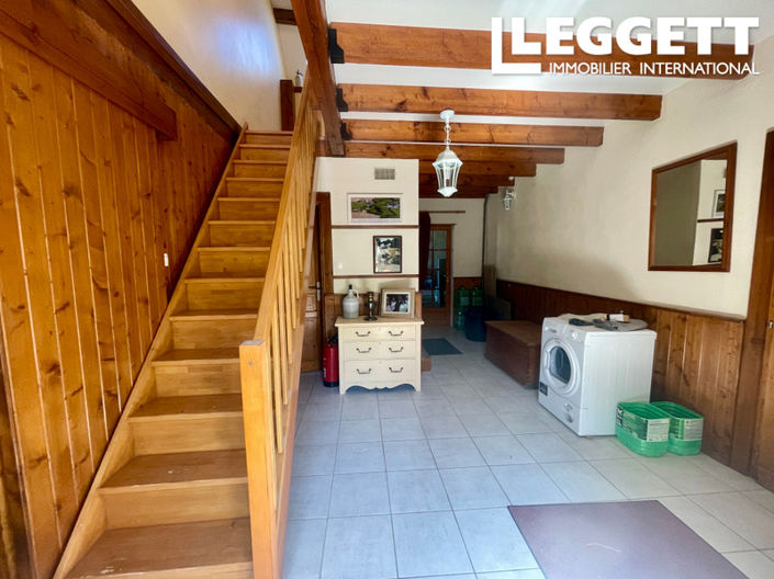 Image No.10-3 Bed House for sale