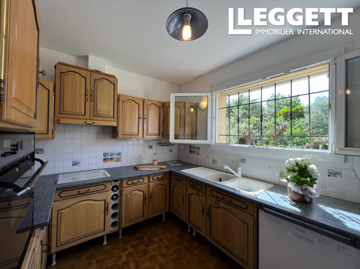 Image No.9-3 Bed House for sale