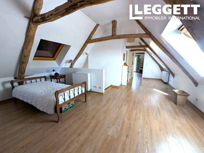 Image No.8-4 Bed House for sale