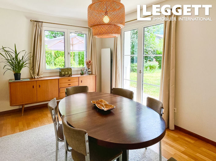 Image No.6-5 Bed House for sale