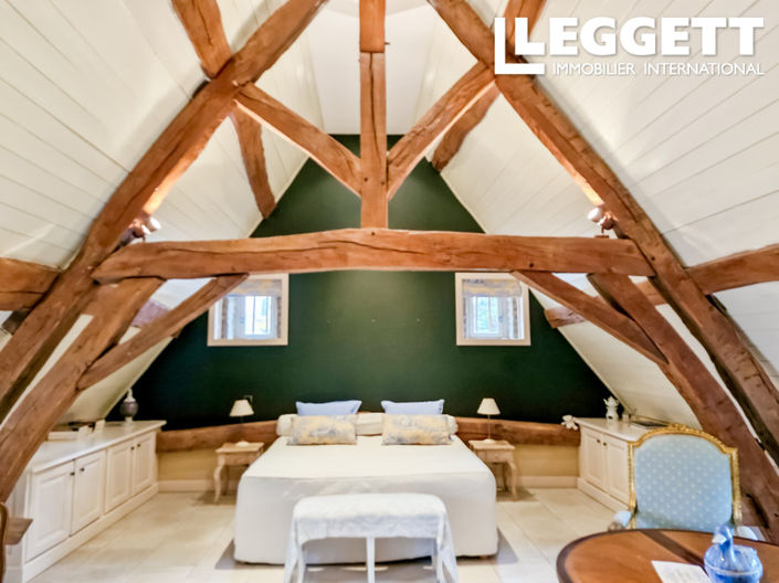Image No.9-5 Bed House for sale