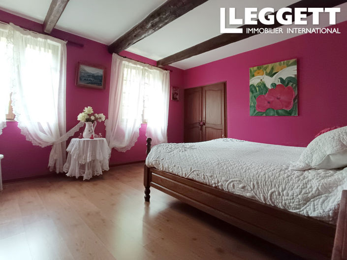 Image No.10-4 Bed House for sale