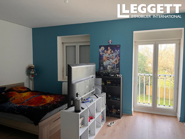 Image No.10-5 Bed House for sale