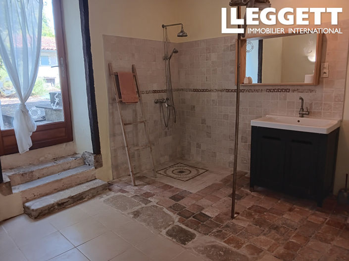 Image No.6-4 Bed House for sale