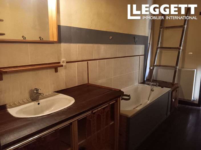Image No.8-4 Bed House for sale