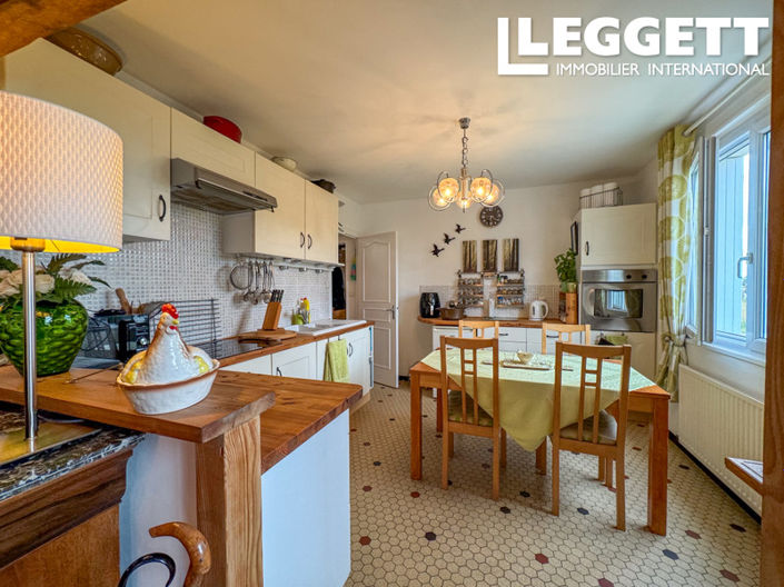 Image No.8-3 Bed House for sale