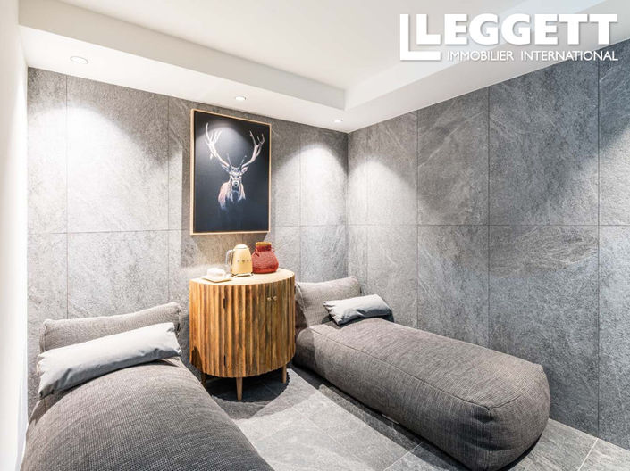 Image No.7-5 Bed House for sale