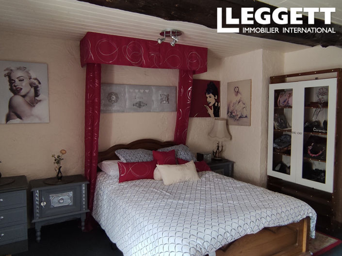 Image No.10-3 Bed House for sale