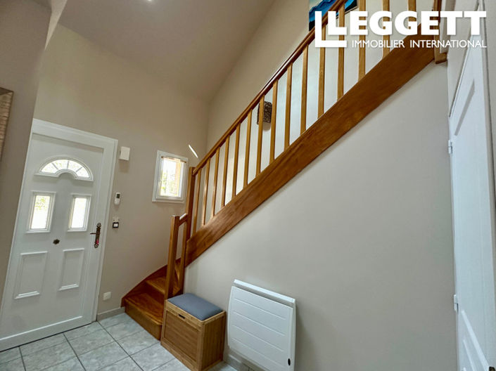 Image No.6-3 Bed House for sale