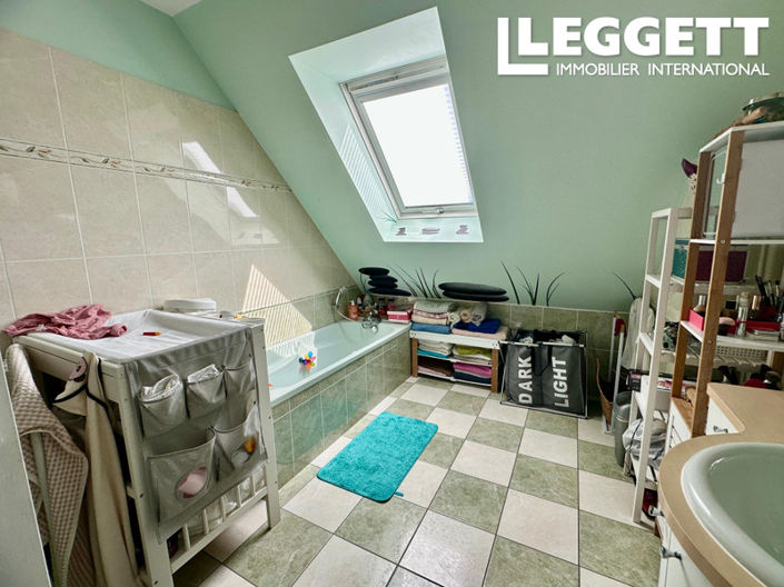 Image No.9-3 Bed House for sale