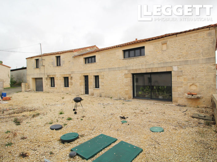 Image No.10-3 Bed House for sale