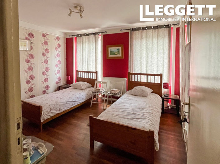 Image No.8-3 Bed House for sale