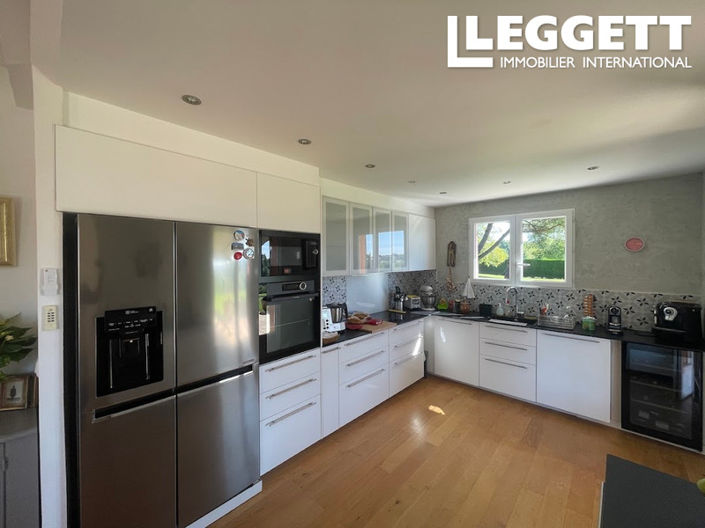 Image No.9-4 Bed House for sale